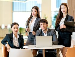 Kuliah Apa Biar Jadi CEO? Bukan Cuma Manajemen, Jawabannya Mengejutkan!