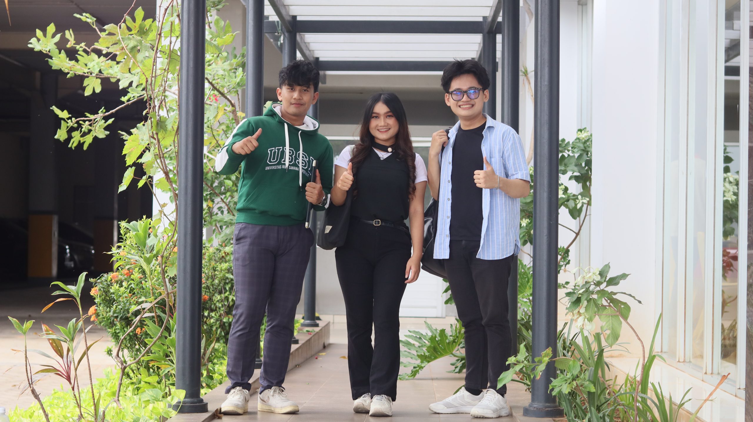Kuliah Bulan Agustus Dapat Jaket Varsity